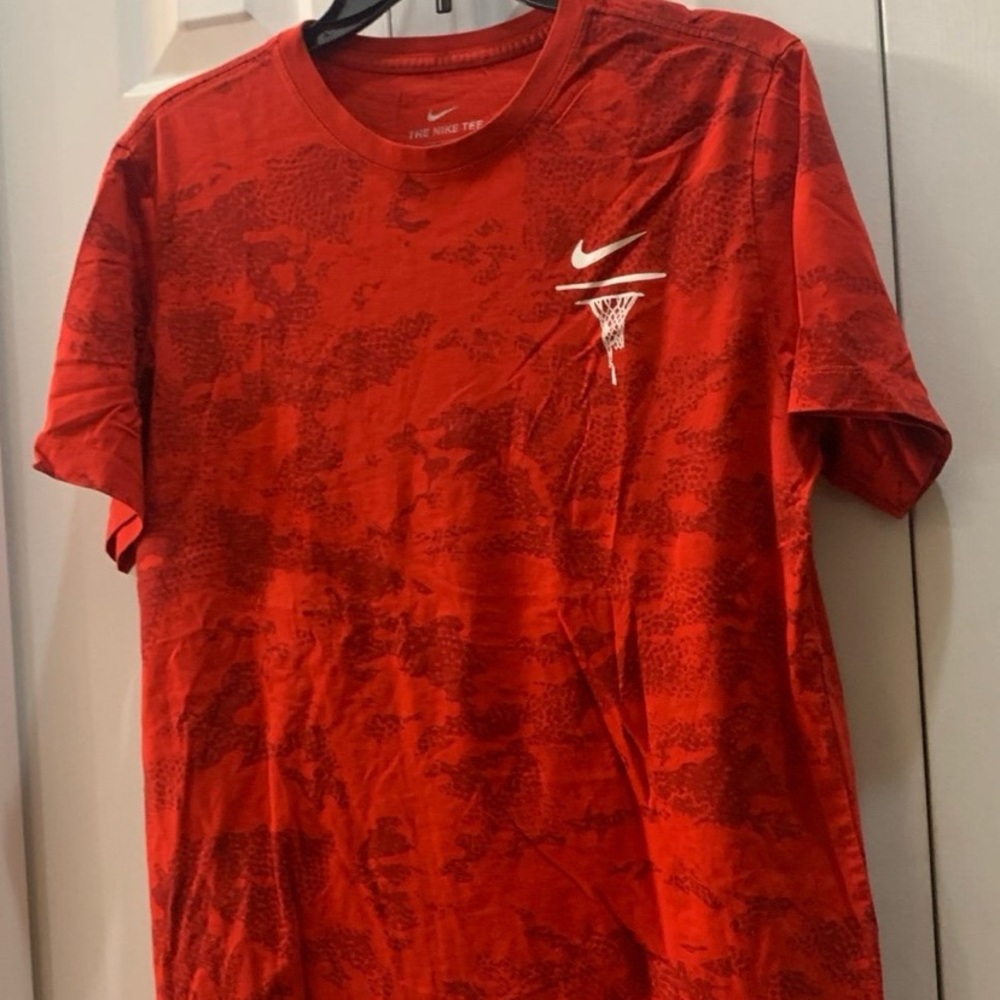 “The Nike Tee” Men’s T Shirt Red Swoosh Casual Short Sleeve. Size: Medium
